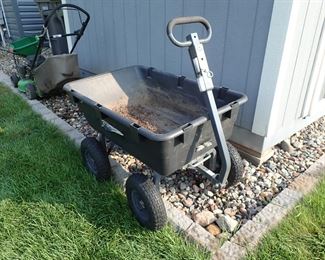GARDEN CART LG ON WHEELS