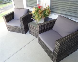 OUTDOOR SEATING AND TABLE