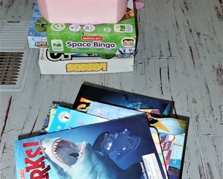 BOOKS / ASSORTED KID TOYS