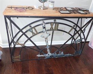 WOOD AND METAL CLOCK SOFA TABLE