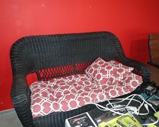 WICKER LOVESEAT