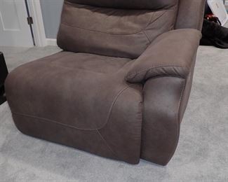 MODULAR LEATHER SEATING / RECLINERS - MIX AND MATCH