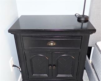 BLACK NITESTAND