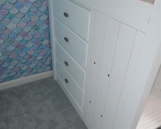 BUNK BED WITH LOTS OF STORAGE / IF INTERESTED WILL PRE - SELL NEED TO BE UNASSEMBLED AND HAULED OUT - GREAT CONDITION