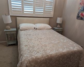 Beautiful! Like new Casper mattress full size