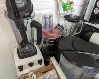 Wonderful Vitamix and KitchenAid appliances