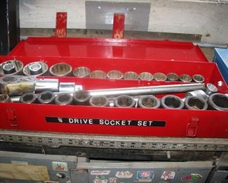 SNAP ON 3/4" SET
HANDLE WTH BREAKER BAR  $ 75.00
SNAP ON EXTENSION 16"  BUY IT NOW $ 25.00
SNAP ON DRIVE RATCHET ASPT  $ 100.00
SNAP ON RATCHET HEAD  $ 100.00
SNAP ON UNIVERSAL JOINT  $ 45.00
PROTO 12PC DEEP WELL  3/4 - 1 1/2" SOCKETS  $ 120.00 