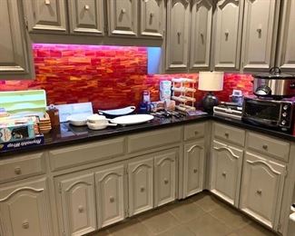 Small appliances, Corning Ware, Pyrex