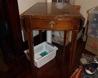 Mahogany Drop-Leaf End Table 