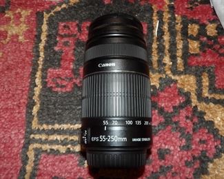 EFS 55-250mm, Macro 1.1m-3.6ft