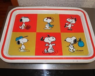 Peanuts snoopy vintage metal kids tv tray schulz collectible 4 trays