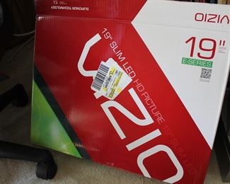 19" vizio tv television LED HD