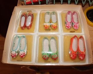 Traditional flower shoes toys figurines miniature mini