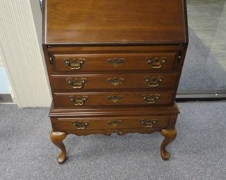 Vintage Maddox Colonial Reproduction 18th Century Drop Front Desk.