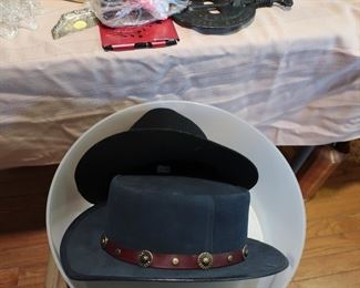 2  hats and  hat  box