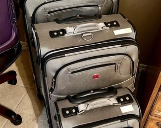 Swiss Army luggage. Like new. 