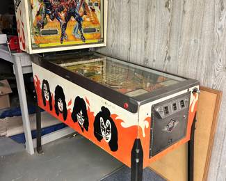 Rare Kiss pinball machine, working intermittently, most likely needs a cleaning and small tune up!