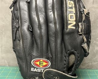 JM7053 Easton lack Magic Baseball Glove 12.5 in Pattern BMX 125B https://www.ebay.com/str/agesagoestatesales