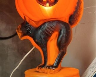 JM9021 WORKING Halloween Pumpkin Jack O Lantern Black Cat Blown Mold https://www.ebay.com/str/agesagoestatesales