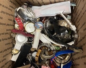 LAN7021 6 LBS WATCH LOT https://www.ebay.com/str/agesagoestatesales