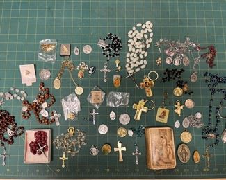 EH7013 GRANNY S Religious Jewelry https://www.ebay.com/str/agesagoestatesales