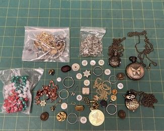 EH7016 GRANNY S Costume Jewelry Lot https://www.ebay.com/str/agesagoestatesales