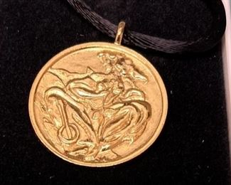 EH7025 Linda Le Kinff Art Jewelry Pendant Costume https://www.ebay.com/str/agesagoestatesales