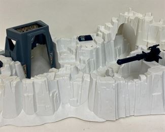 JM6030 The Empire Strikes Again Star Wars Imperial Attack Base 1980 Kenner https://www.ebay.com/str/agesagoestatesales