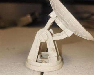 JM9008 Star Wars Millennium Falcon Satellite Dish broken at base see pics https://www.ebay.com/str/agesagoestatesales
