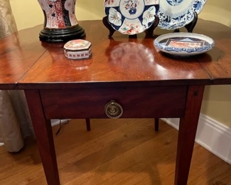 Imari lamp and good Oriental porcelains