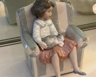 LLADRO "Shhh....They are Sleeping" Figurine