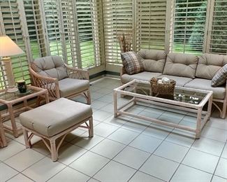 Beautiful 6 Pc Sunroom Set by Henry Link includes: Sofa, 2 Chairs, Coffee Table and Side Table plus Ottoman 