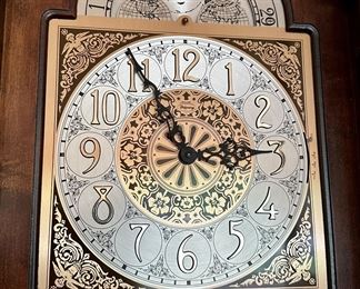 Beautiful and working Ridgeway Grandfather Clock Model 216, Movement -GW, Cherry Finish 
