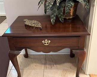 Pennsylvania House 1 Drawer Side Table