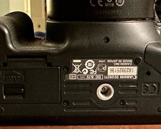 Canon EOS Rebel T2i DSLR Camera with Canon 18-55mm Lens. Includes 2 Batteries, Battery Charger and the Canon DSLR Camera Bag