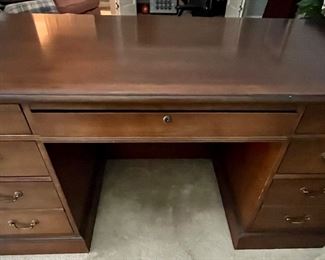 Vintage Myrtle Desk from Myrtle Furniture, a MCM Manuf. from High Pointe, NC