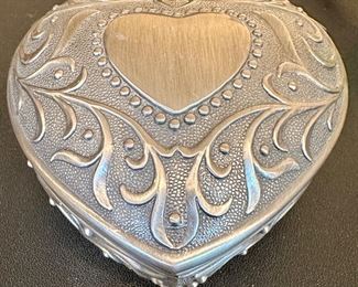 Heart Shaped Trinket Bos