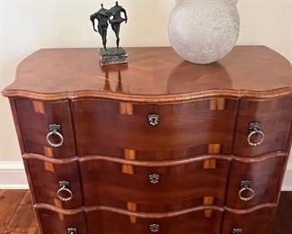 Alfonso Marina Chest (close)