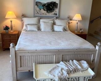 King Whitewash Bedframe