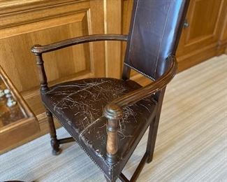 Dennis and Leen Armchair (close)