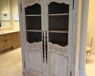 Armoire