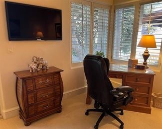 P.J.Milligan Desk ~ Desk Chair