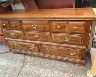 single dresser with a great price