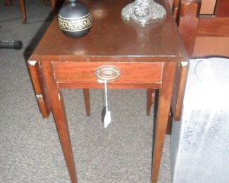 drop leaf side table