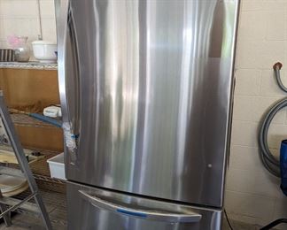 2021 LG refrigerator