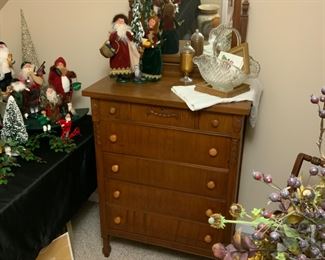Antique chest of drawers