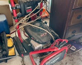 Husky 2600 PSI presser washer.