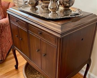 1923-24 Victor Victrola phonograph