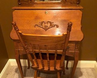 Sweet desk and chair