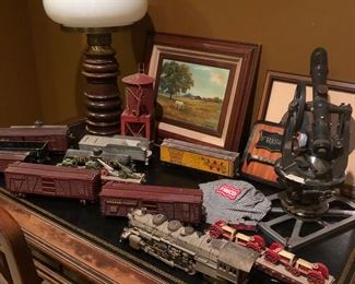 Lionel train pieces, no track